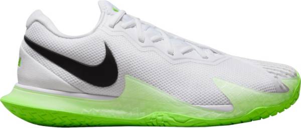 Nike green hotsell tennis shoes