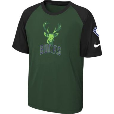 sorry, Nike Youth 2021-22 City Edition Milwaukee Bucks Green Pregame Shirt is currently out of stock