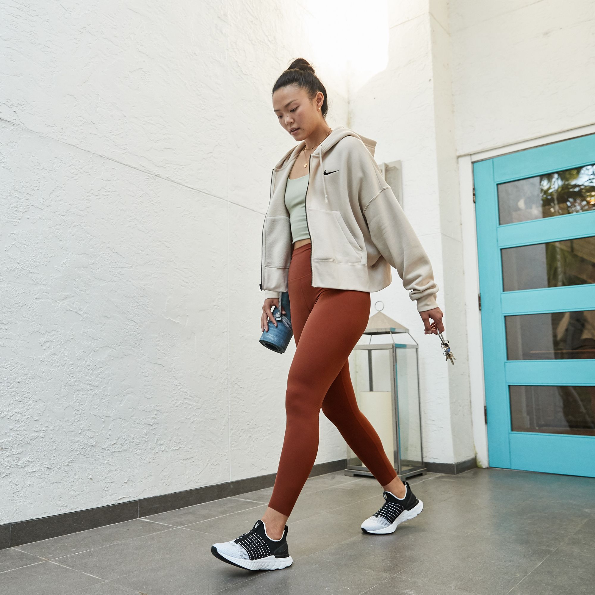 Nike Women's React Phantom Run Flyknit 2 Running Shoes product image