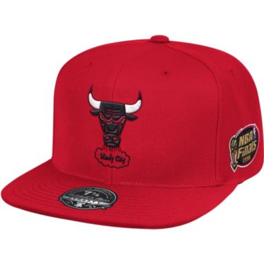 sorry, Mitchell & Ness Men's Chicago Bulls Red Champs Fitted Hat is currently out of stock