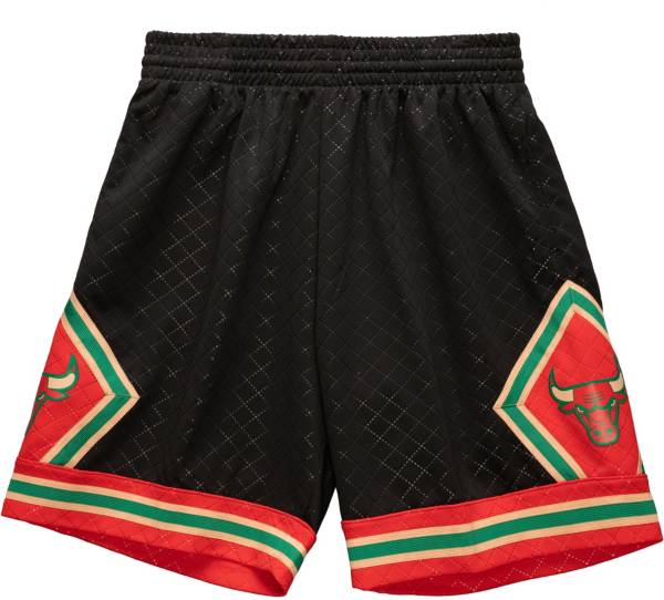 Mitchell and ness green hotsell bulls shorts