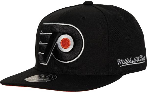 Flyers hot sale fitted hat