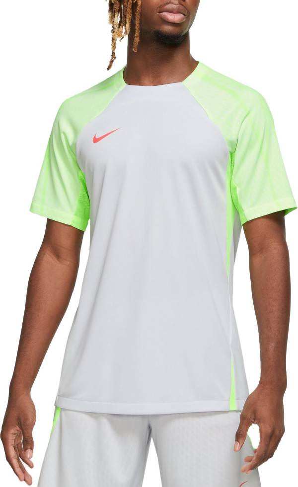 Nike Men's Dri-FIT Strike Short-Sleeve Soccer Shirt product image