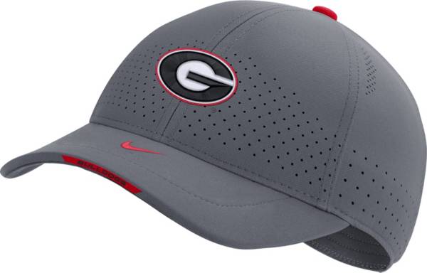prins tank een schuldeiser Nike Men's Georgia Bulldogs Grey AeroBill Swoosh Flex Classic99 Football  Sideline Hat | Dick's Sporting Goods