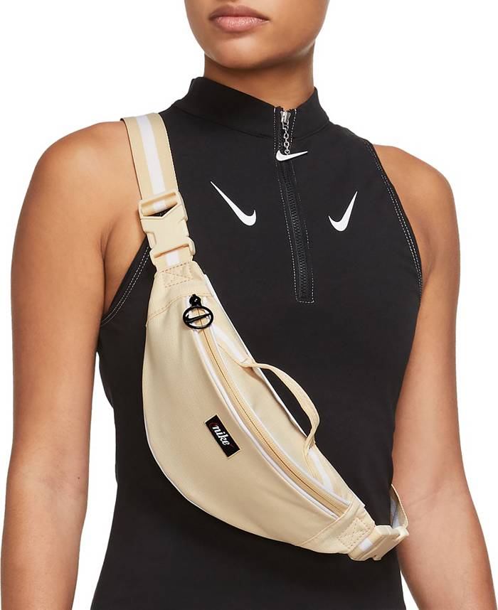 Nike Heritage Air Hip Pack Fanny Pack : : Sports