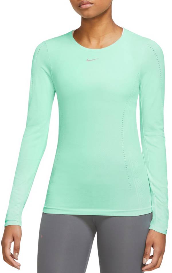 telex Classificeren eetbaar Nike Women's Dri-Fit ADV Aura Slim-Fit Long Sleeve Training Shirt | Dick's  Sporting Goods