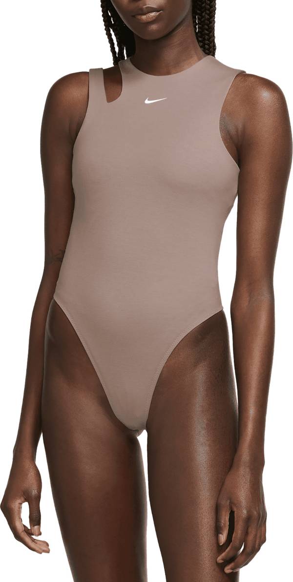 Nike essential outlet bodysuit