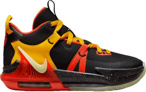 nike lob basketball shoes