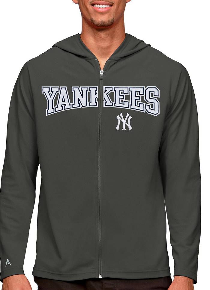 Men's Antigua Black New York Yankees Victory Pullover Team Logo Hoodie
