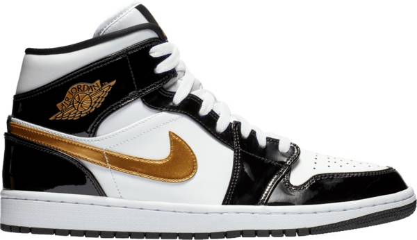 Black and gold hot sale jordan basketball shoes