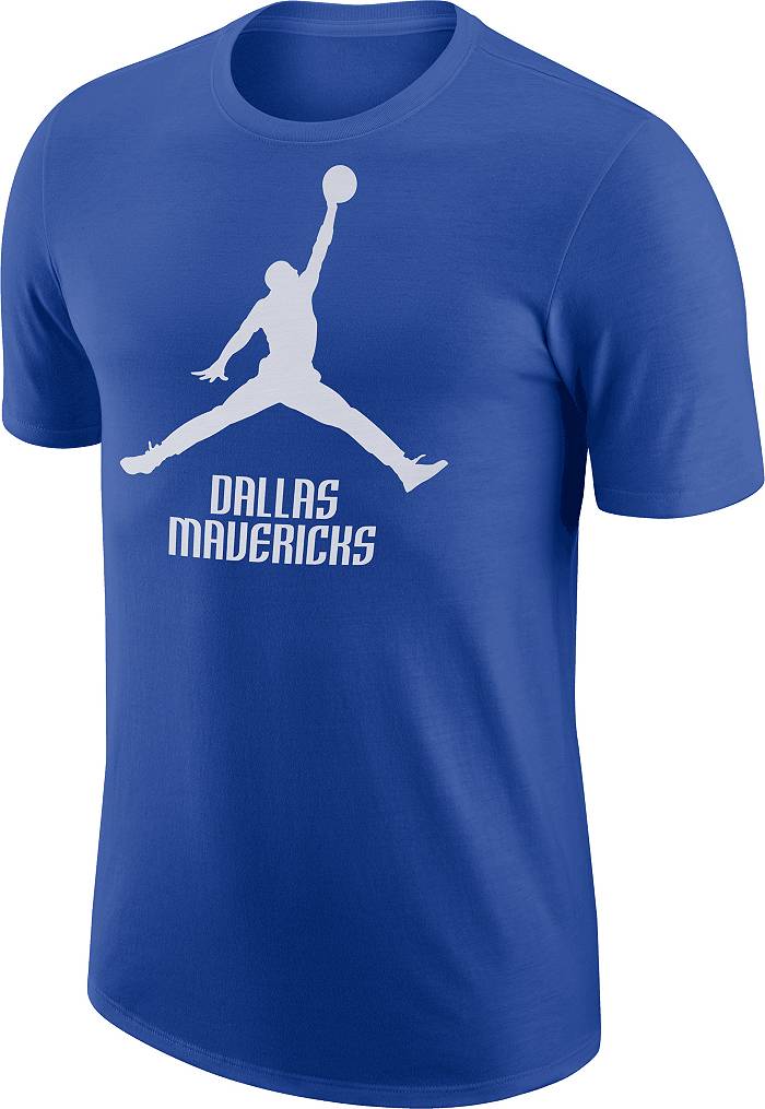 Dallas Mavericks Spotlight Men's Nike Dri-Fit NBA Crew-Neck Sweatshirt