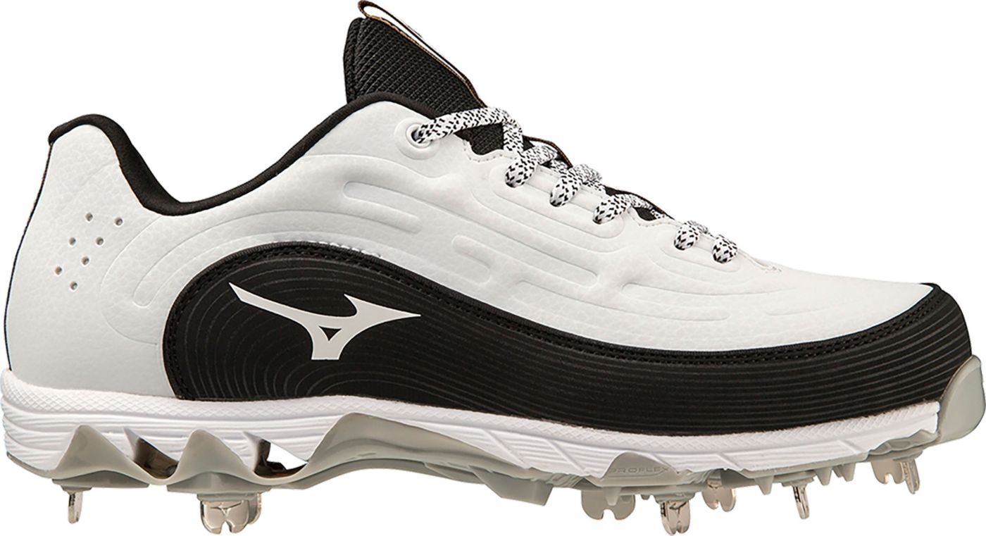 Mizuno women's 9 spike metal cleats on sale