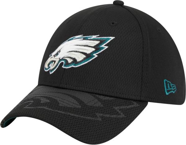 Women's New Era Black Philadelphia Eagles 2023 Salute to Service Cuffed Pom Knit Hat