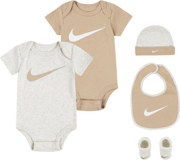 Nike infant 2025 gift set