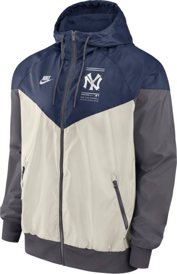 Nike Windrunner Jacket (Men)