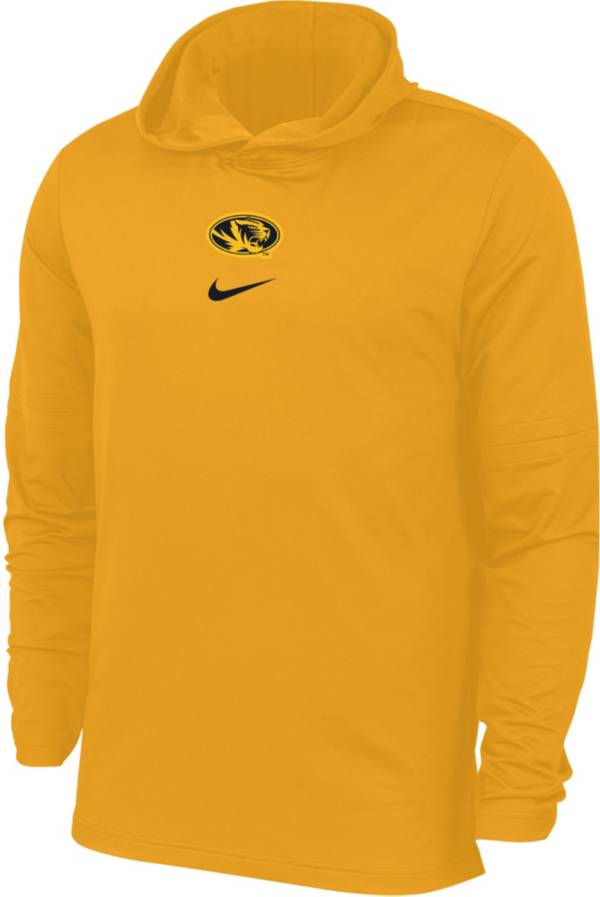 Nike best sale hooded tshirt