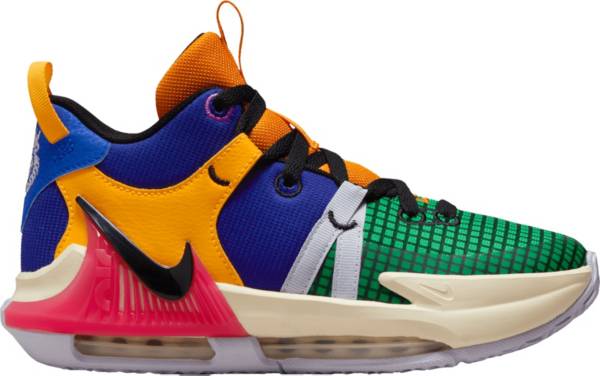 Nike lebron shop 7 basketball