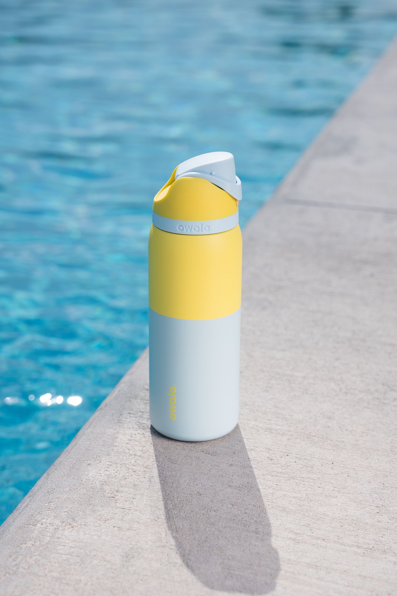 Owala 32 oz. FreeSip Stainless Steel Water Bottle product image