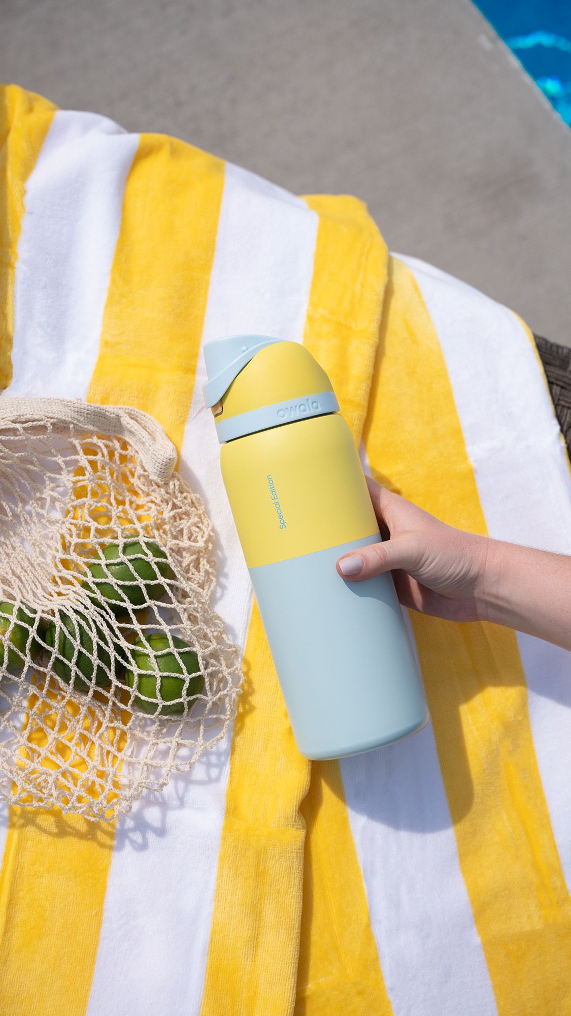 Owala 32 oz. FreeSip Stainless Steel Water Bottle product image