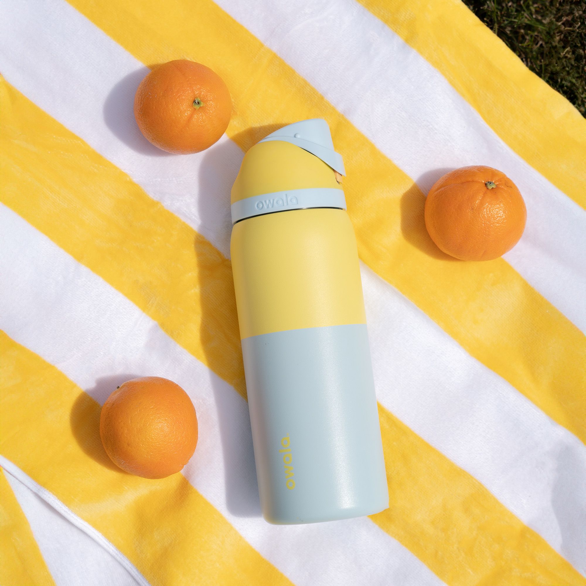 Owala 32 oz. FreeSip Stainless Steel Water Bottle product image