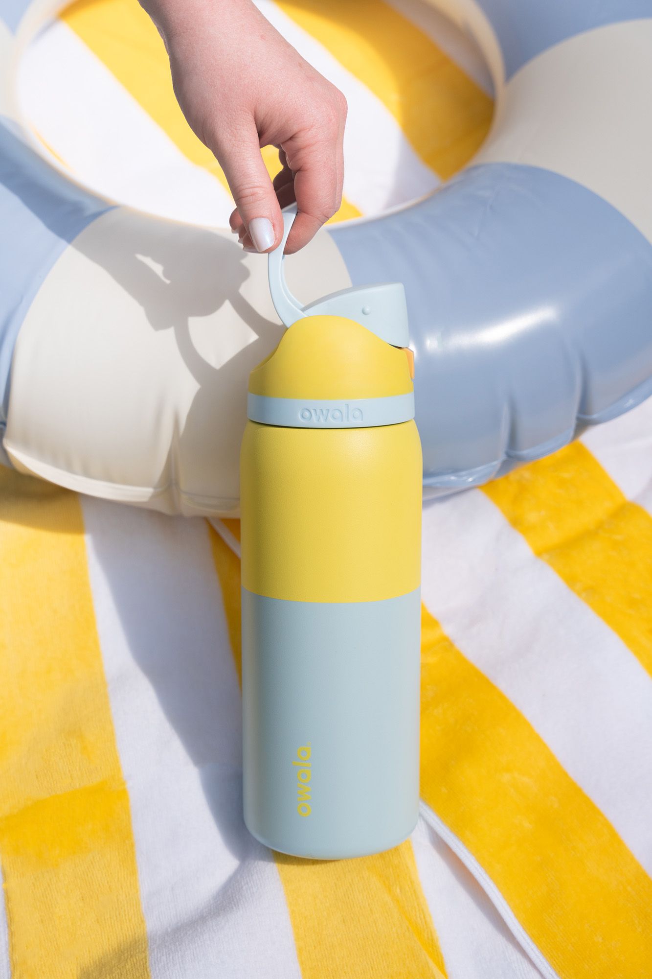 Owala 32 oz. FreeSip Stainless Steel Water Bottle product image