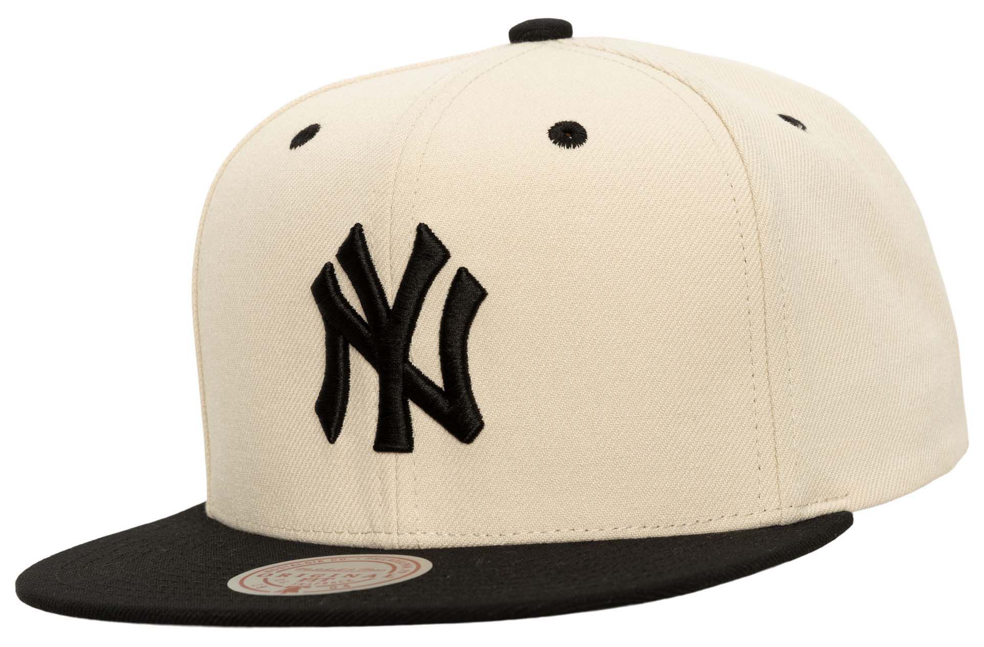 Mitchell & Ness Adult New York Yankees Cream 2Tone Evergreen Adjustable Snapback Hat product image