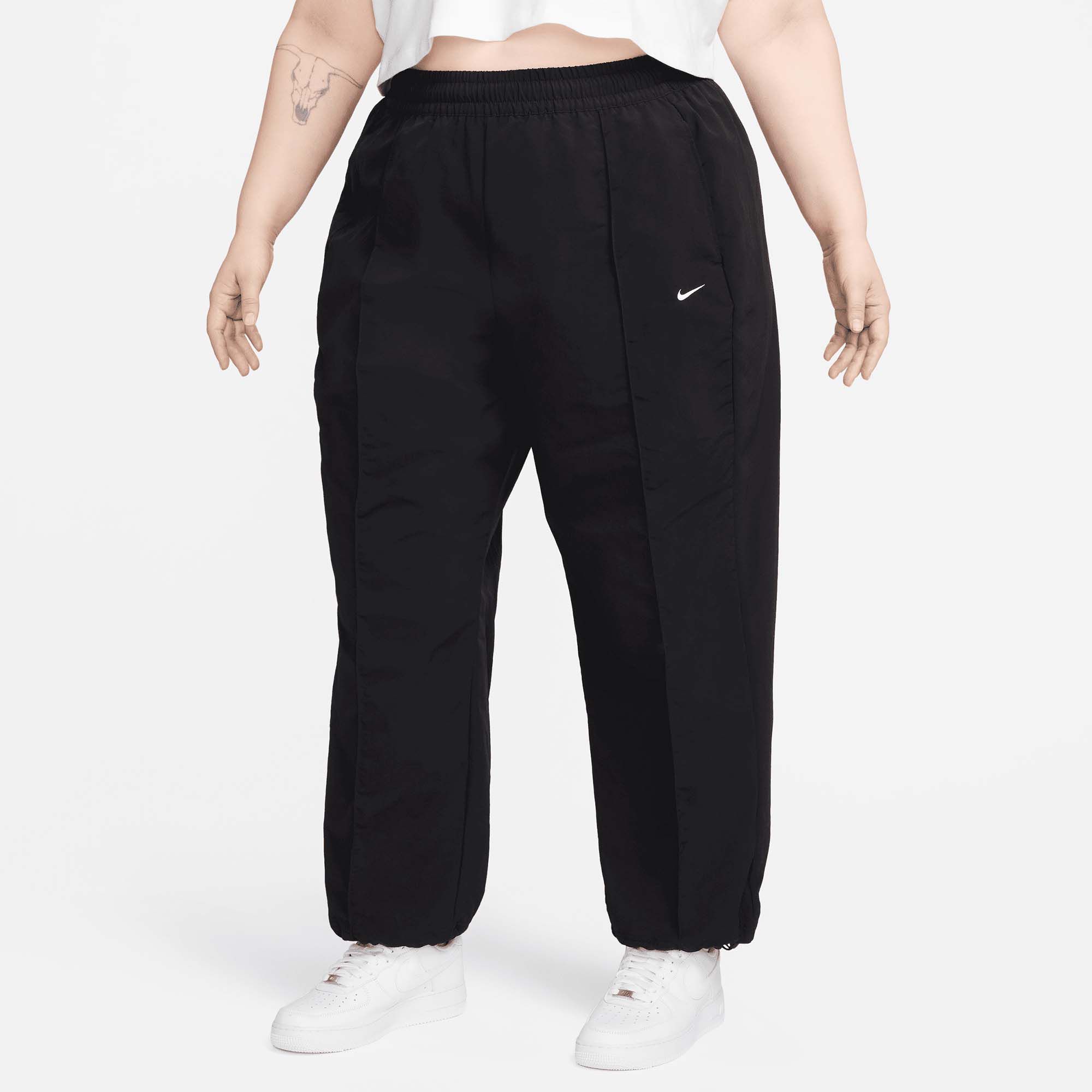 Nike Women's Sportswear Everything Wovens Mid-Rise Open-Hem Pants (Plus Size) product image