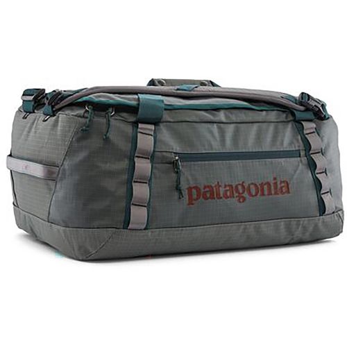 men's duffle bags patagonia Black Hole Wheeled Duffel 40 L Black liter workhorse organizes your gear and has enough space for a fun Patagonia  Black Hole Duffel