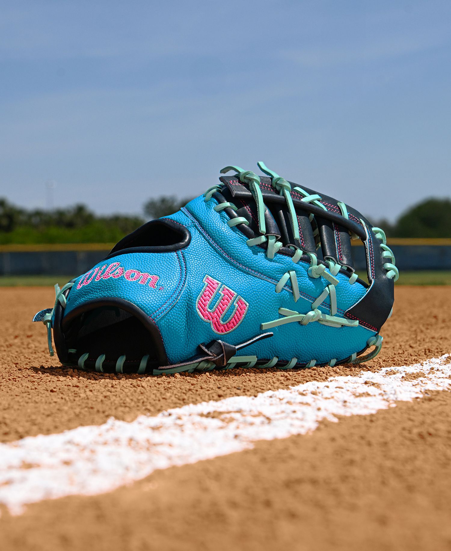 Wilson 12.5" 1677 A2000 First Base Mitt product image