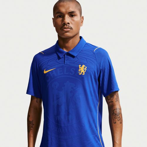 Nike Adult Chelsea FC 2026 Home Drill 1/4 Zip Pullover | Dick's