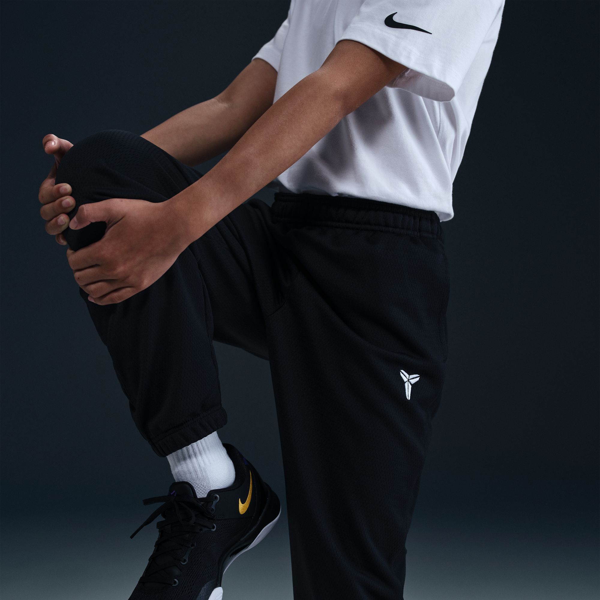 Nike Kid's Kobe Therma-FIT Pants product image