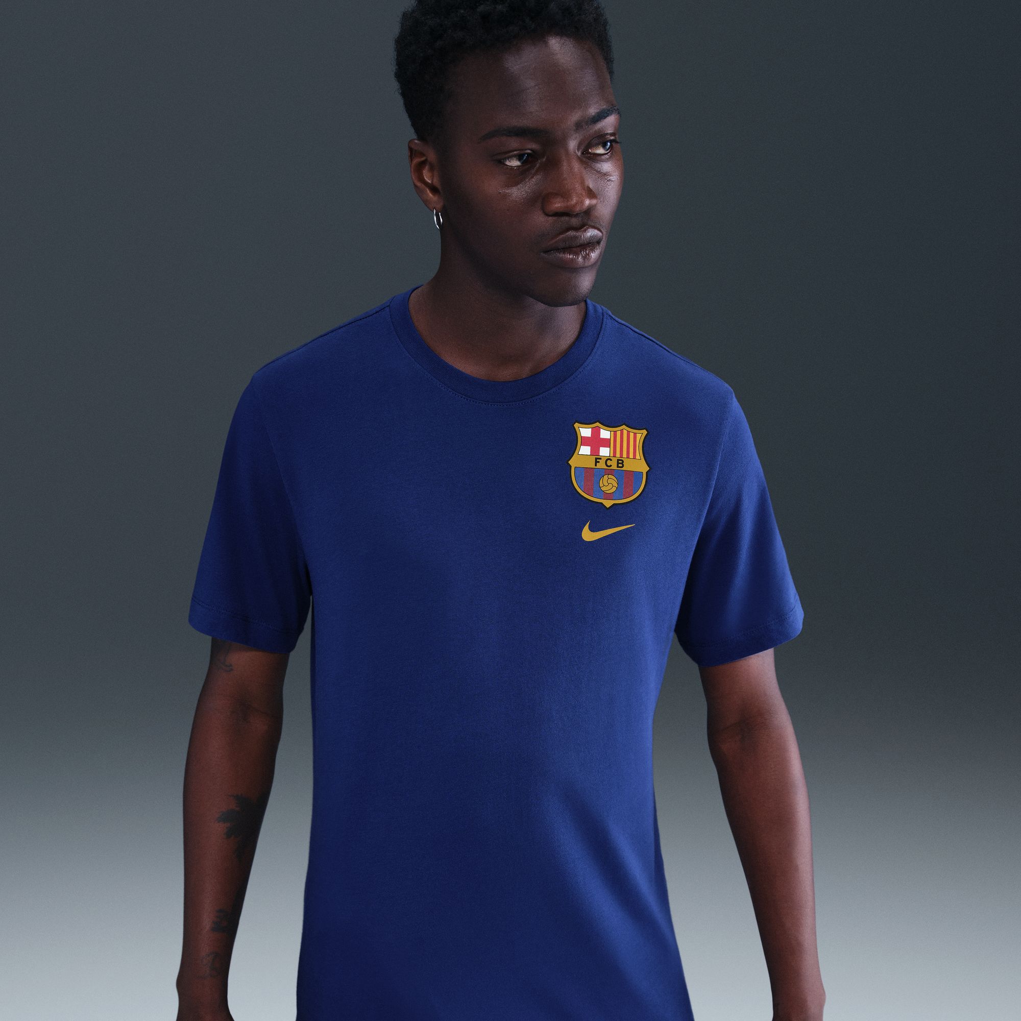 Nike Men's FC Barcelona Blue Crest T-Shirt product image