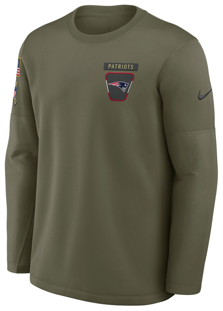 Nike Men's New England Patriots Olive Salute To Service 2025 Coaches Therma-FIT Crew Sweatshirt product image