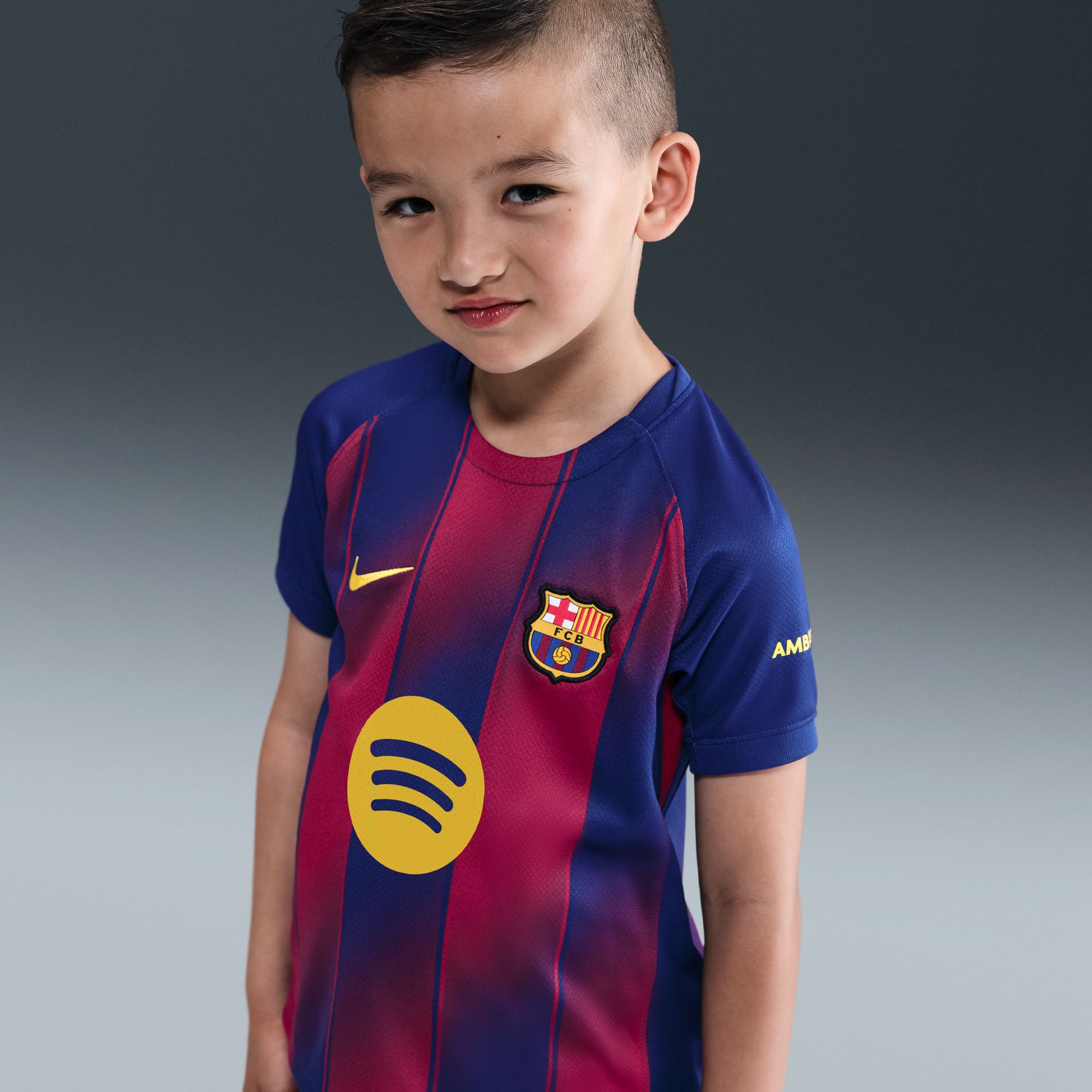 Nike Little Kids' FC Barcelona 2025-26 Home Replica Jersey Kit product image
