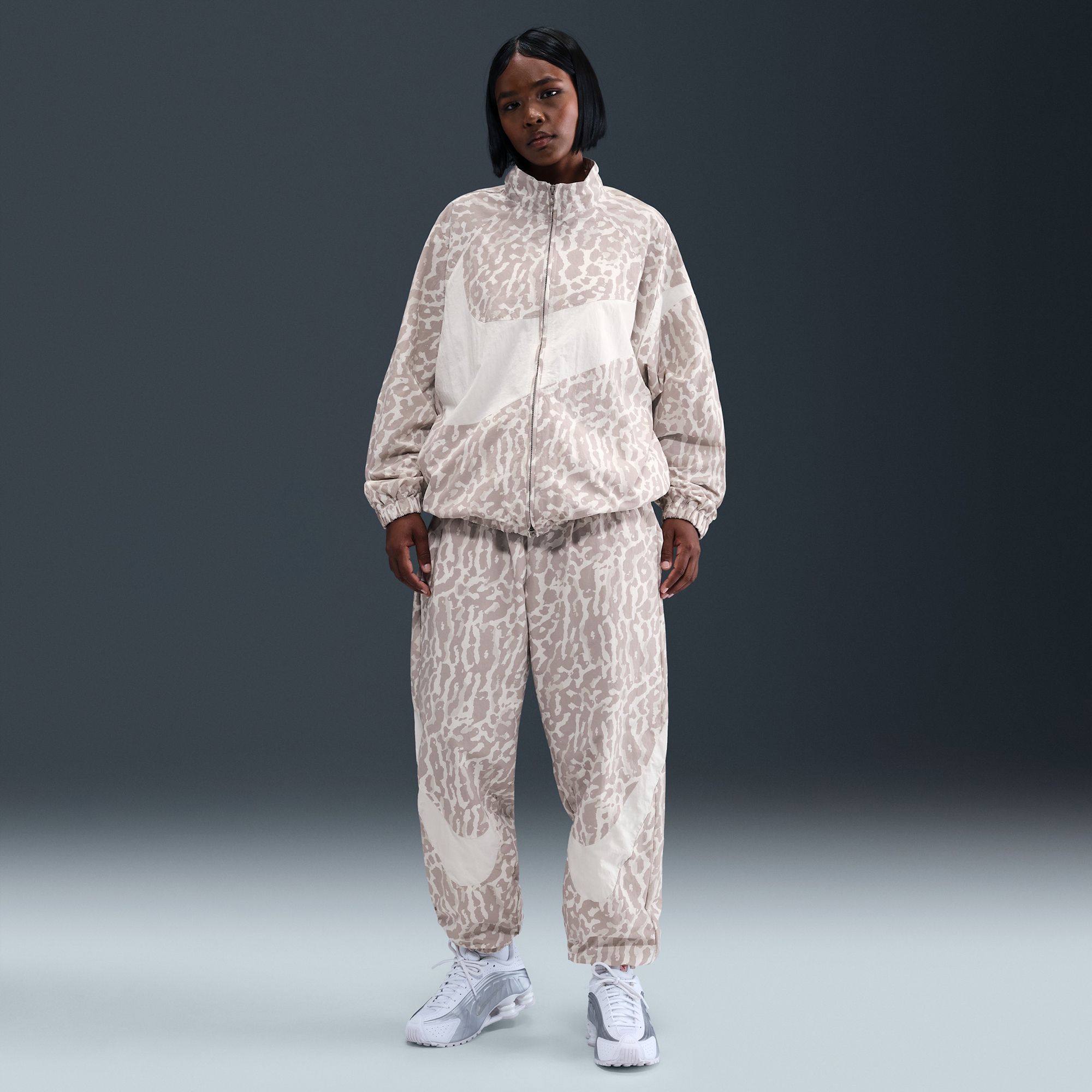 Nike Women's Sportswear Woven Printed Pants product image