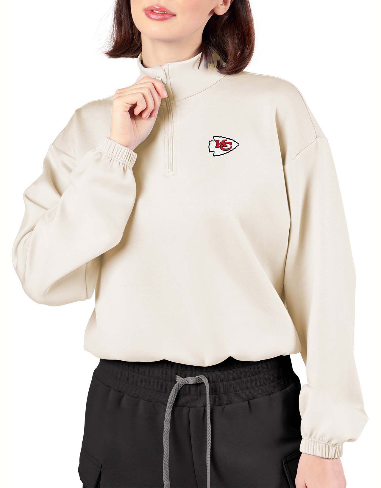Certo Women's Kansas City Chiefs Bone Cropped 1/4 Sleeve Shirt product image