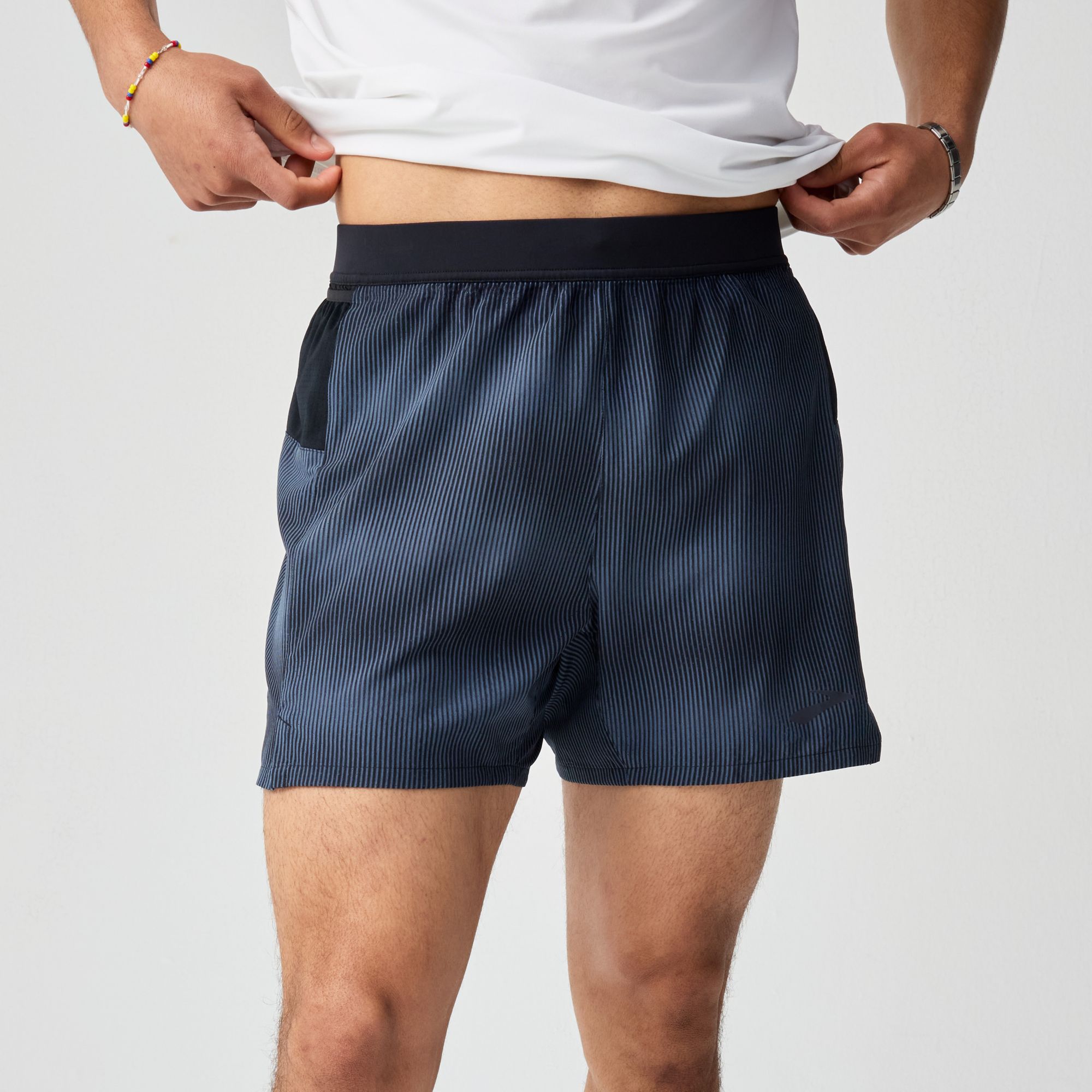 Brooks Men's Journey 5" Allover Print Shorts product image