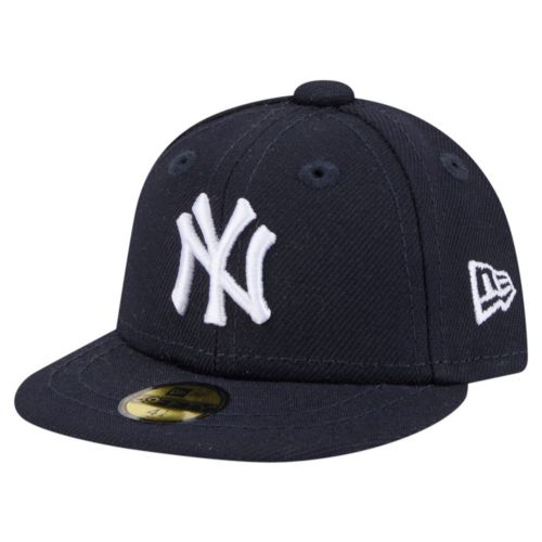 New Era Adult New York Yankees Black Metallic 39Thirty Stretch Fit
