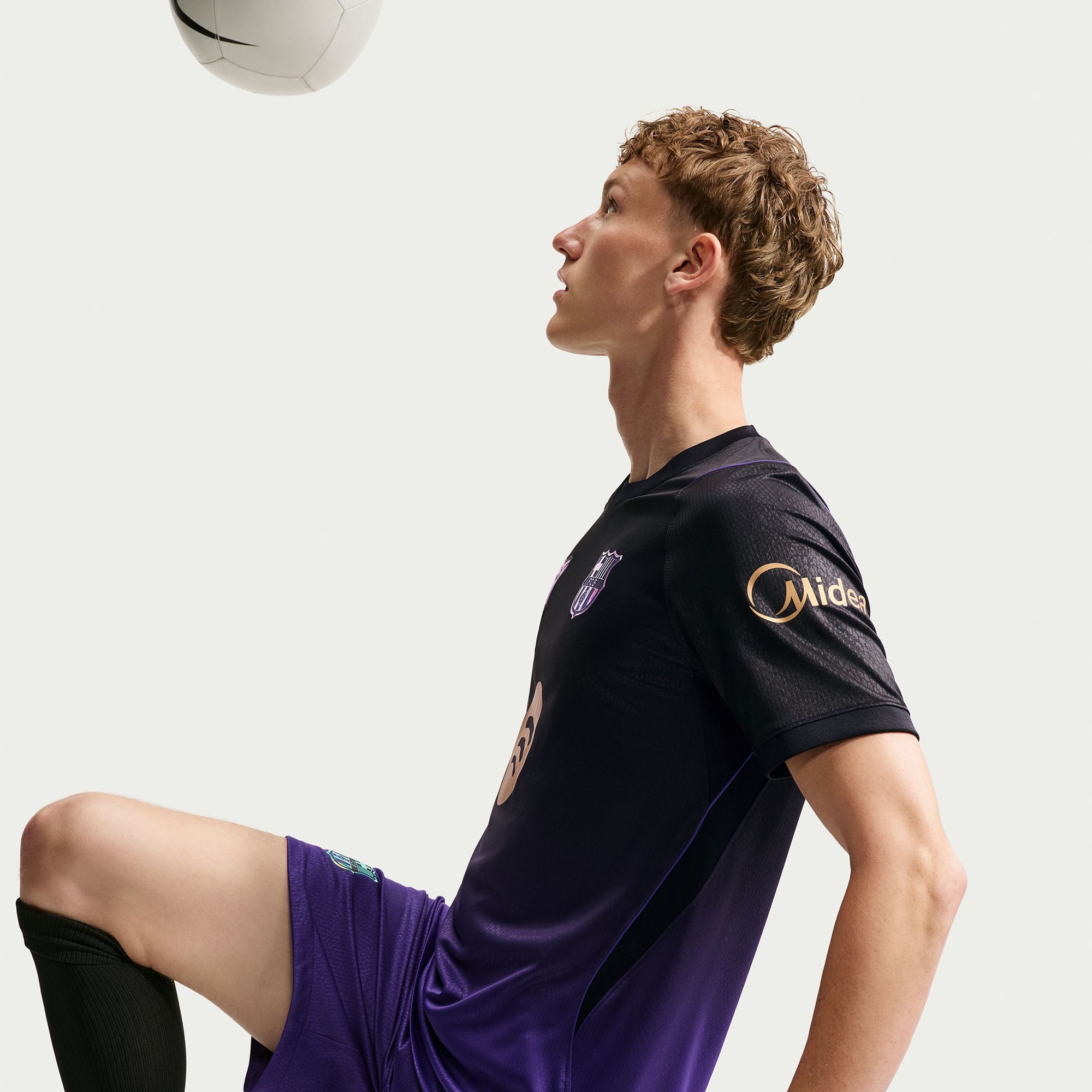 Nike Adult FC Barcelona x Kobe 2026 Away Replica Jersey | Dick's