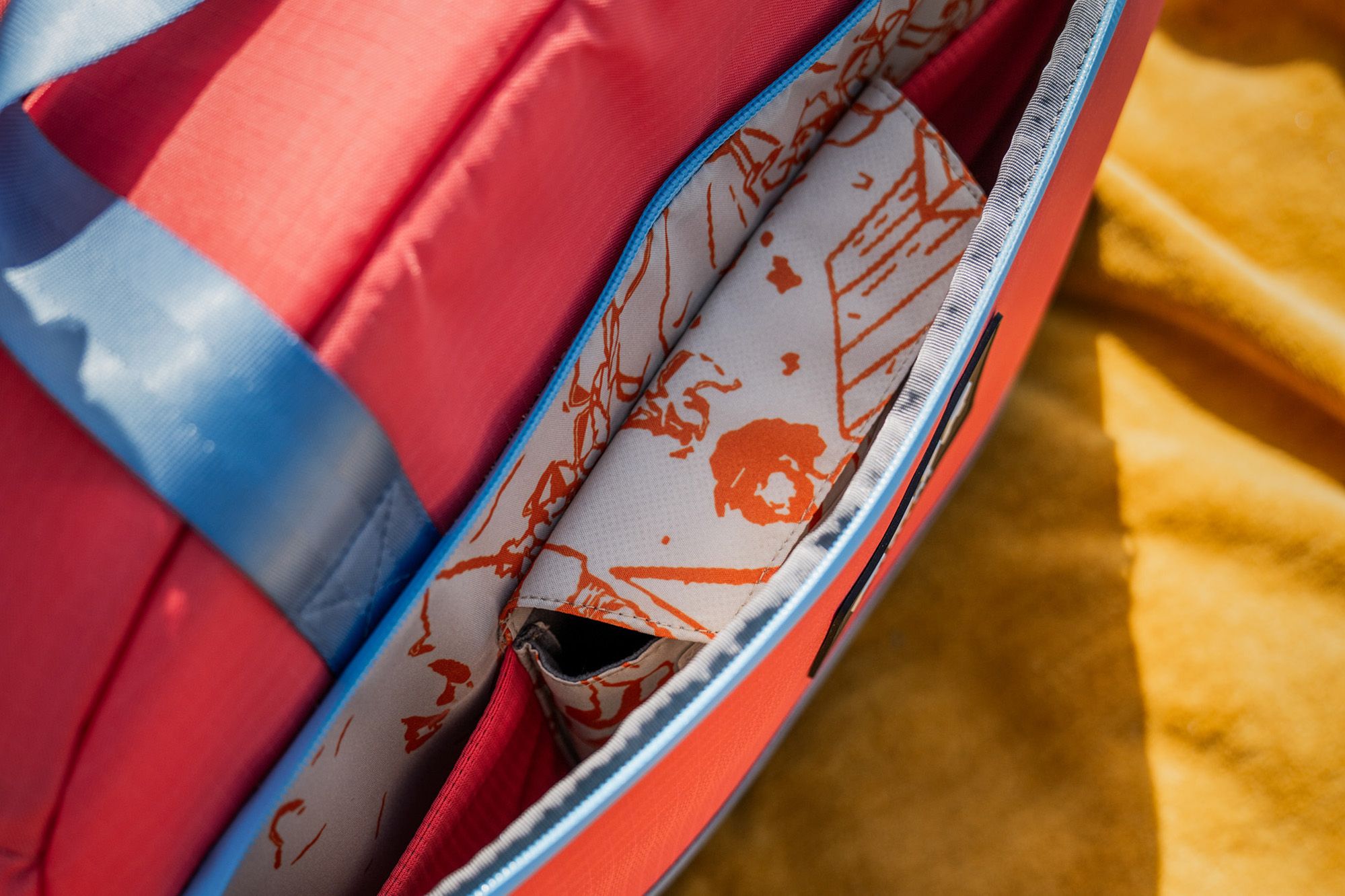 RovR TravelR 36 Can Duffel Cooler product image