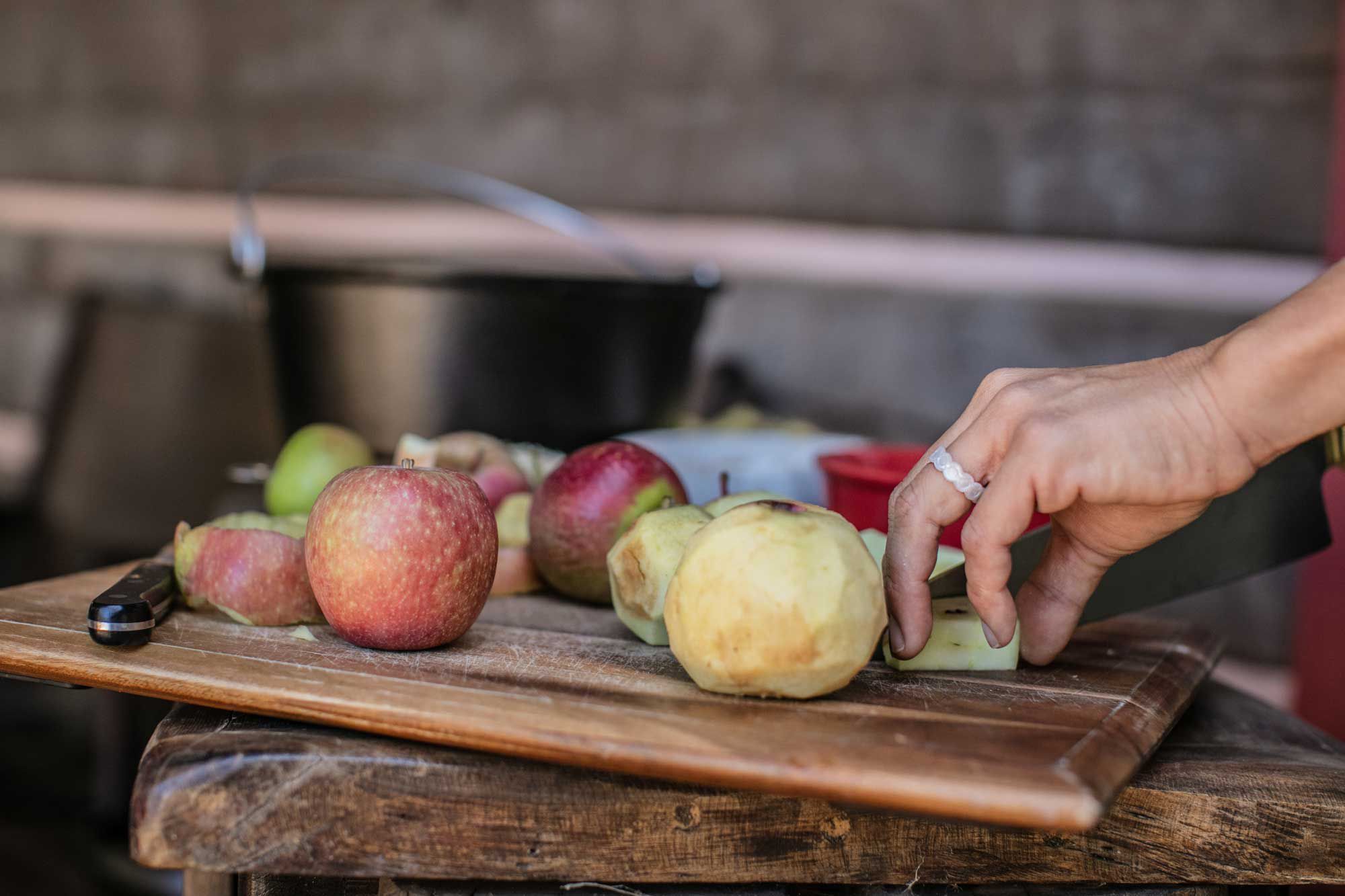 QALO Women's Pearl Scallop Silicone Ring product image
