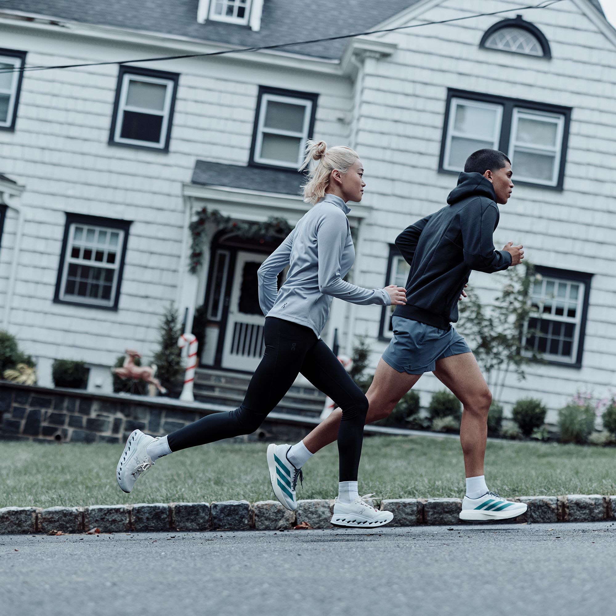 On Women's Performance Tights 7/8 product image