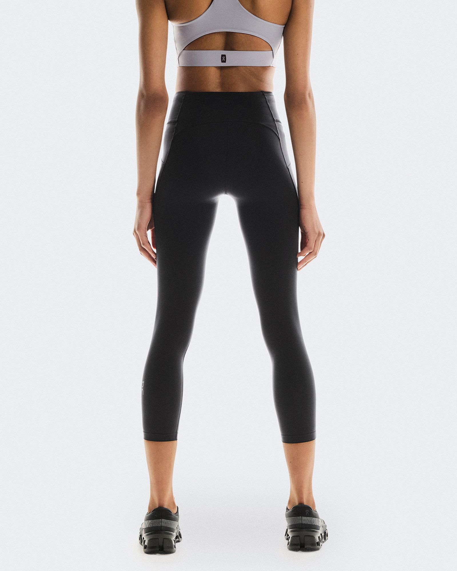 On Women's Performance Tights 7/8 product image