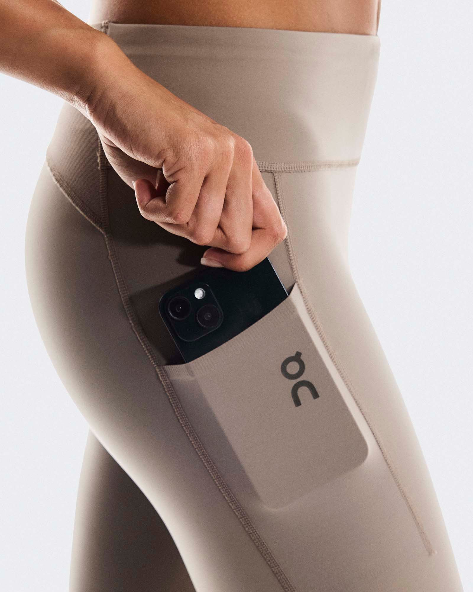 On Women's Performance Tights 7/8 product image