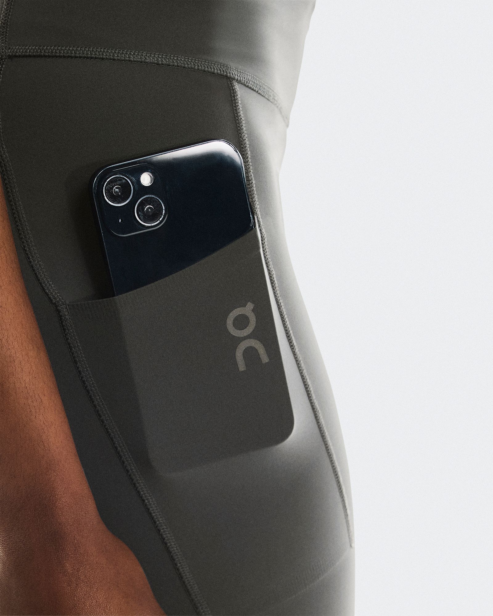 On Women's Performance Tights 7/8 product image