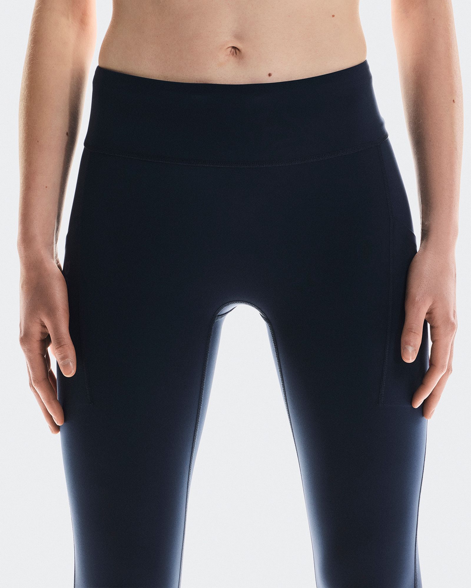 On Women's Performance Tights 7/8 product image