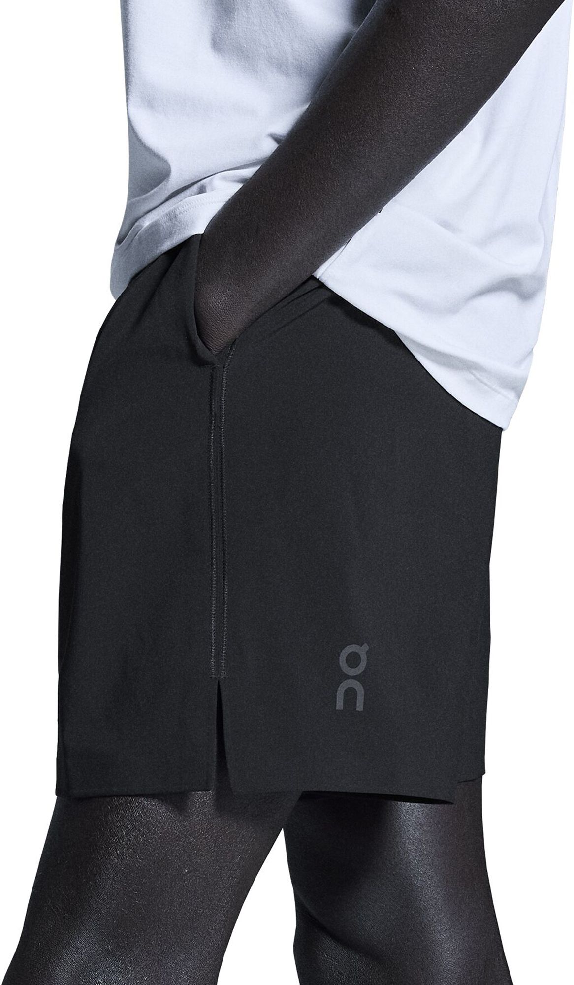 On Men's 25 Focus Shorts product image