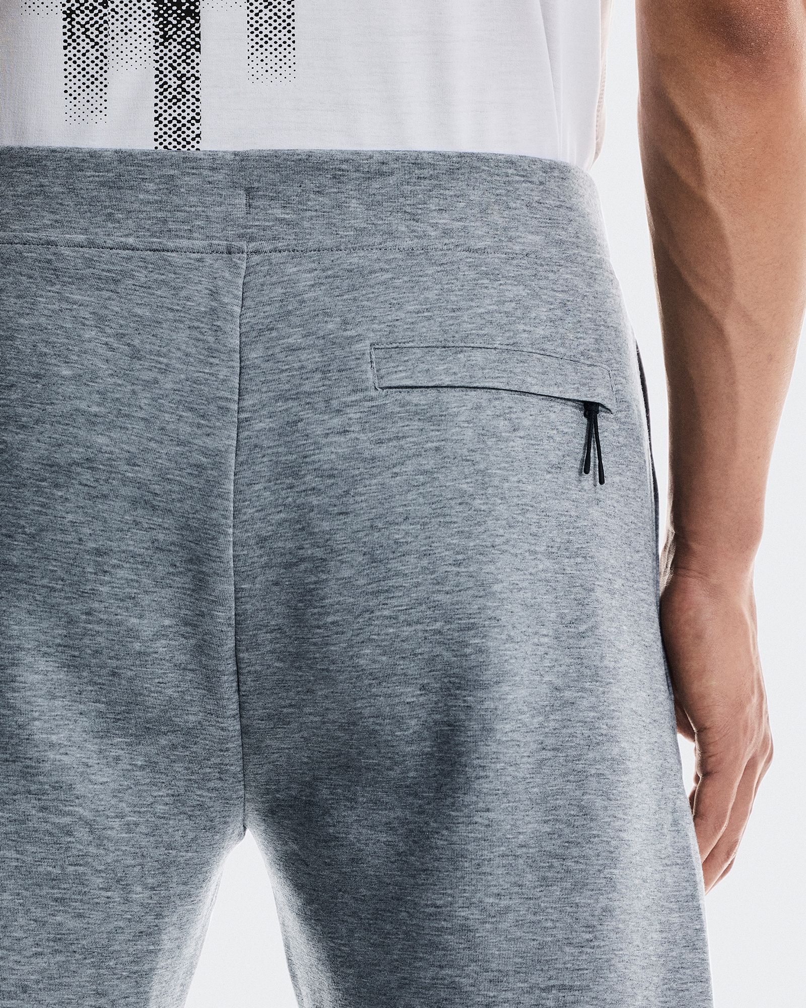 On Men's Focus Tech Sweatpants product image