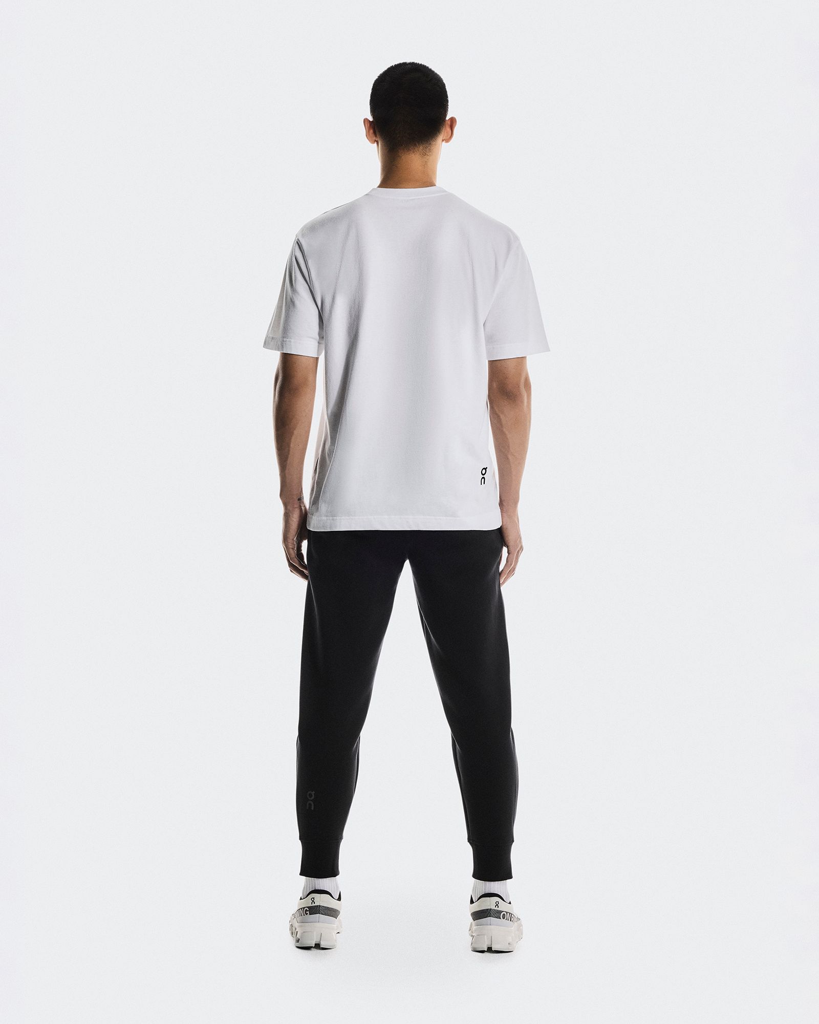 On Men's Focus Tech Sweatpants product image