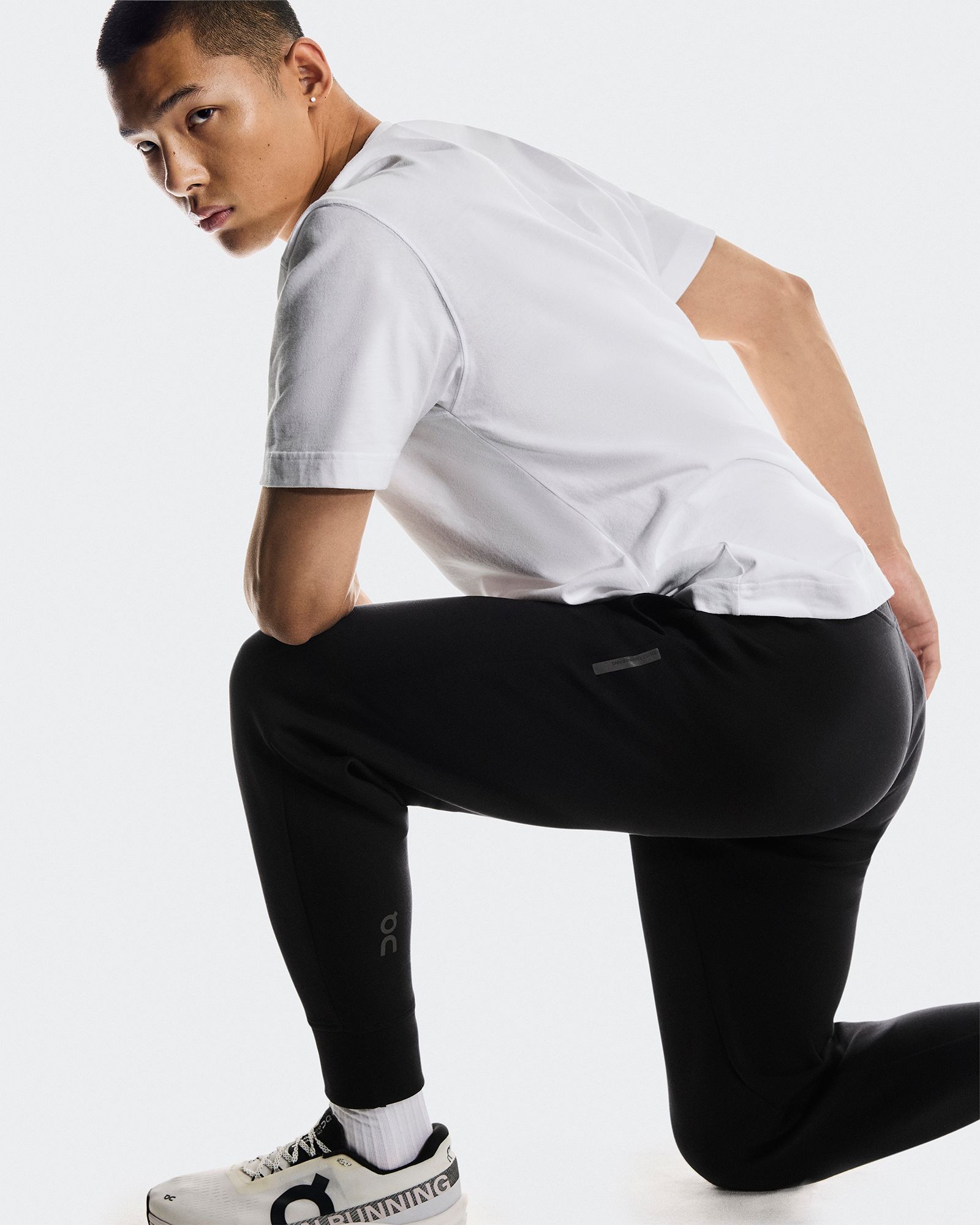 On Men's Focus Tech Sweatpants product image